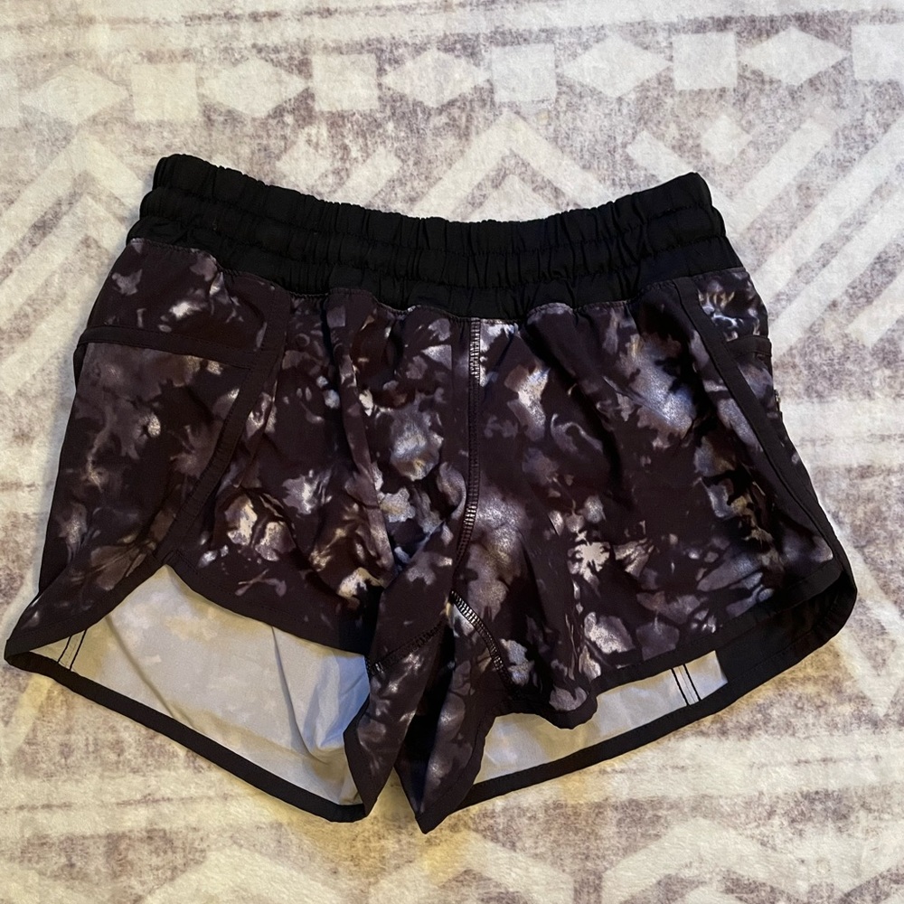 Track that shorts, lululemon, size 6